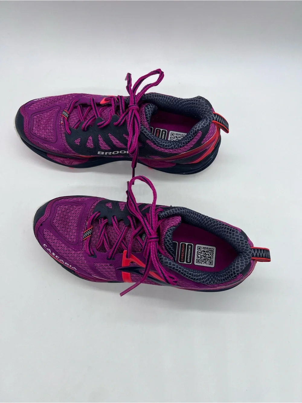 Brooks Women's Pink Fuchia and Navy Cascadia 9 Trail Running Shoes Size 7